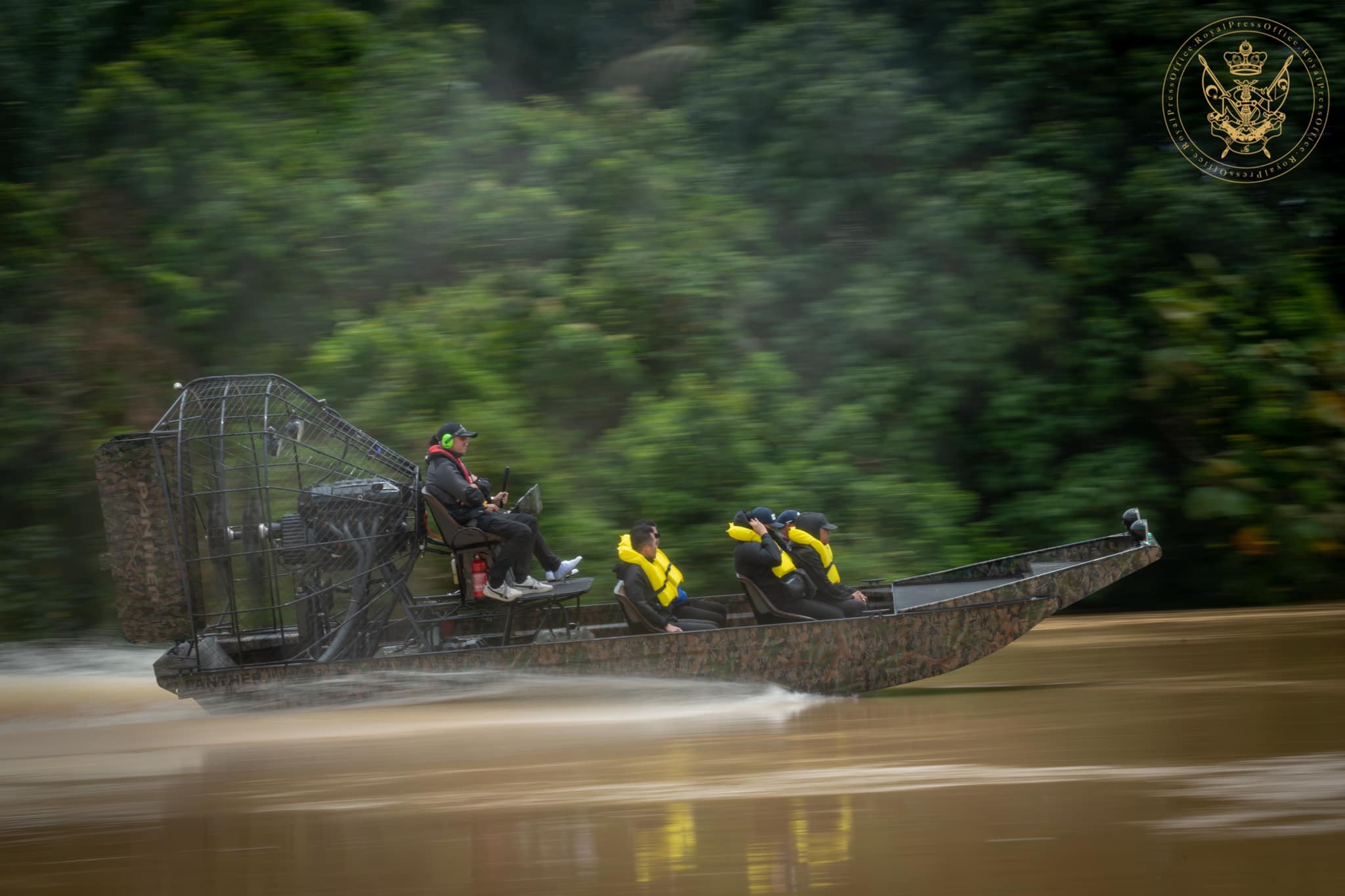 Sultan Ibrahim mobilises three airboats to help in flood relief mission