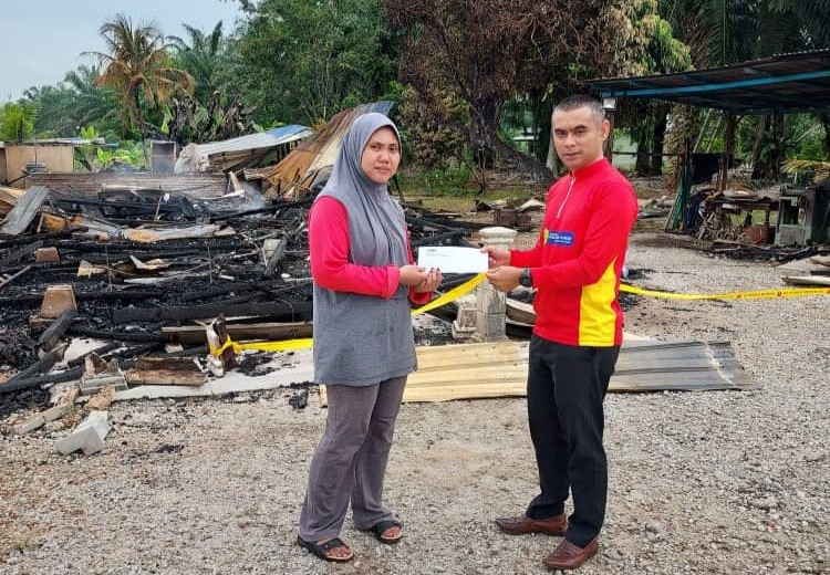 LZS salur bantuan segera, bakul makanan kepada enam sekeluarga mangsa kebakaran