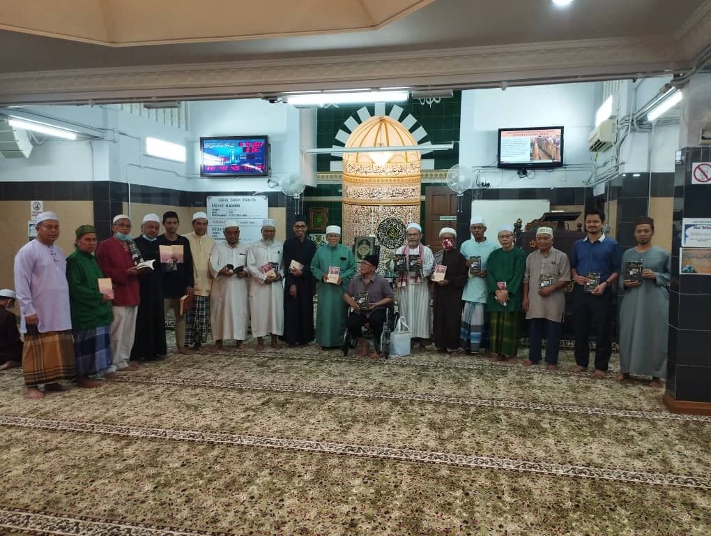12 surau, madrasah dan masjid Hulu Kelang terima bantuan iftar