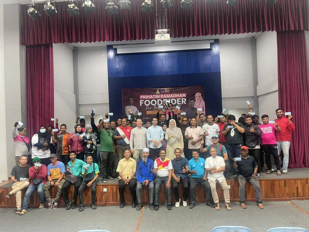 100 உணவு விநியோகம் செய்பவர்கள் பிரிஹாதின் ரமலான் ஃபுட் ரைடர் திட்டத்தில் RM50 எரிபொருள் வவுச்சர்களைப் பெற்றனர்