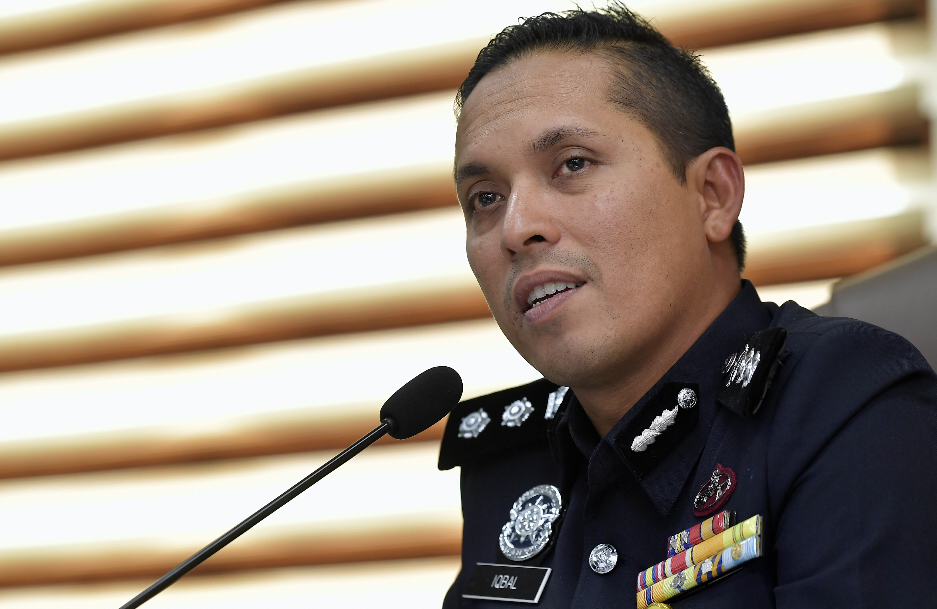Lari dari sekatan polis, remaja 17 tahun cedera dilanggar kenderaan