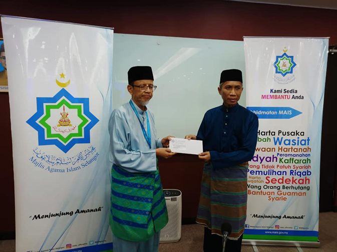 Mais sumbang RM100,000 kepada jabatan mufti, jabatan pendakwaan syariah Selangor