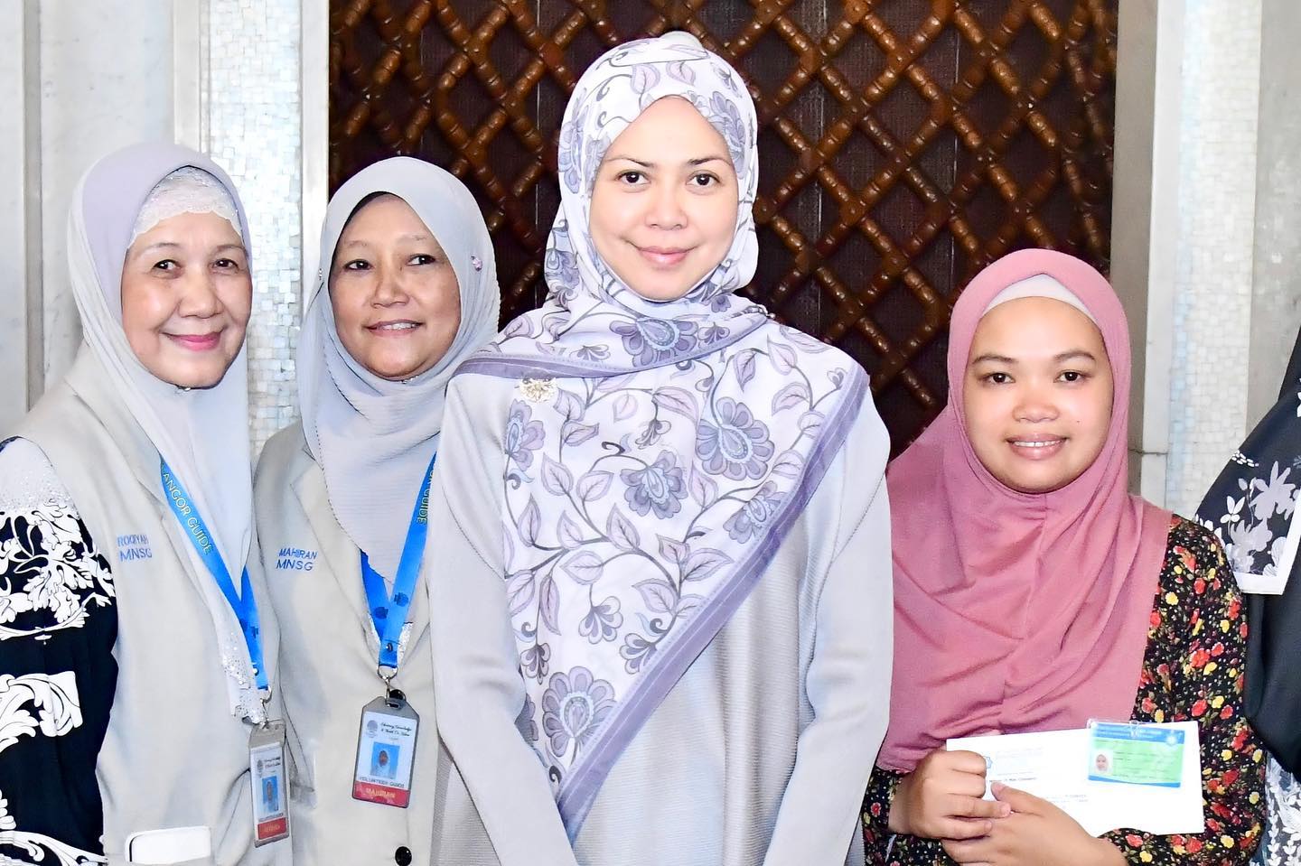Tengku Permaisuri attends domestic helper's ceremony to embrace Islam