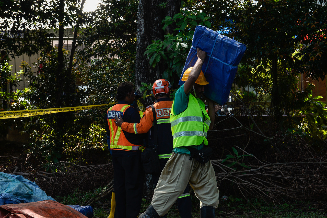 Minor landslides still detected at MACA — Police
