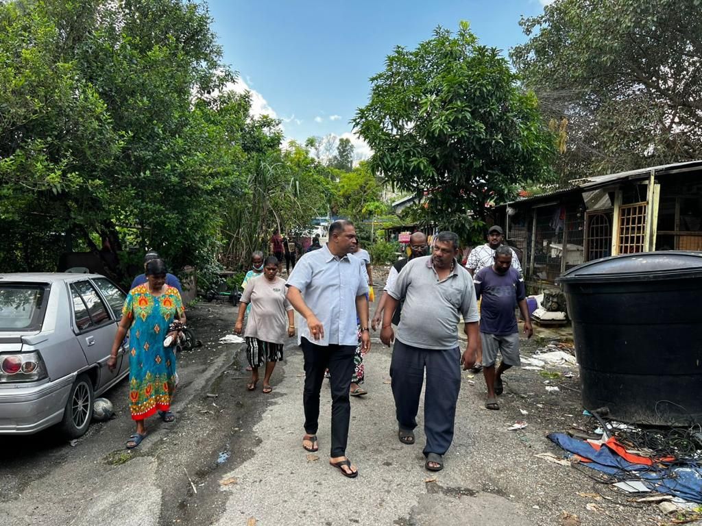 கம்போங் பூங்கா ராயா நீண்ட வீடுகள் விவகாரத்திற்கு தீர்வு காணும் வழிமுறை ஆராயப்படும் டத்தோ ரமணன்!