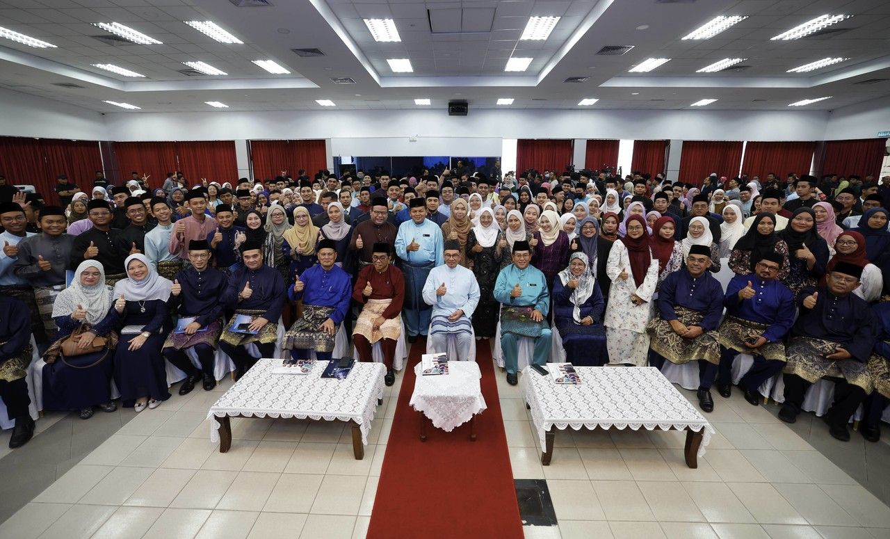 PM: Mahasiswa perlu bawa pemikiran baharu, bina adab