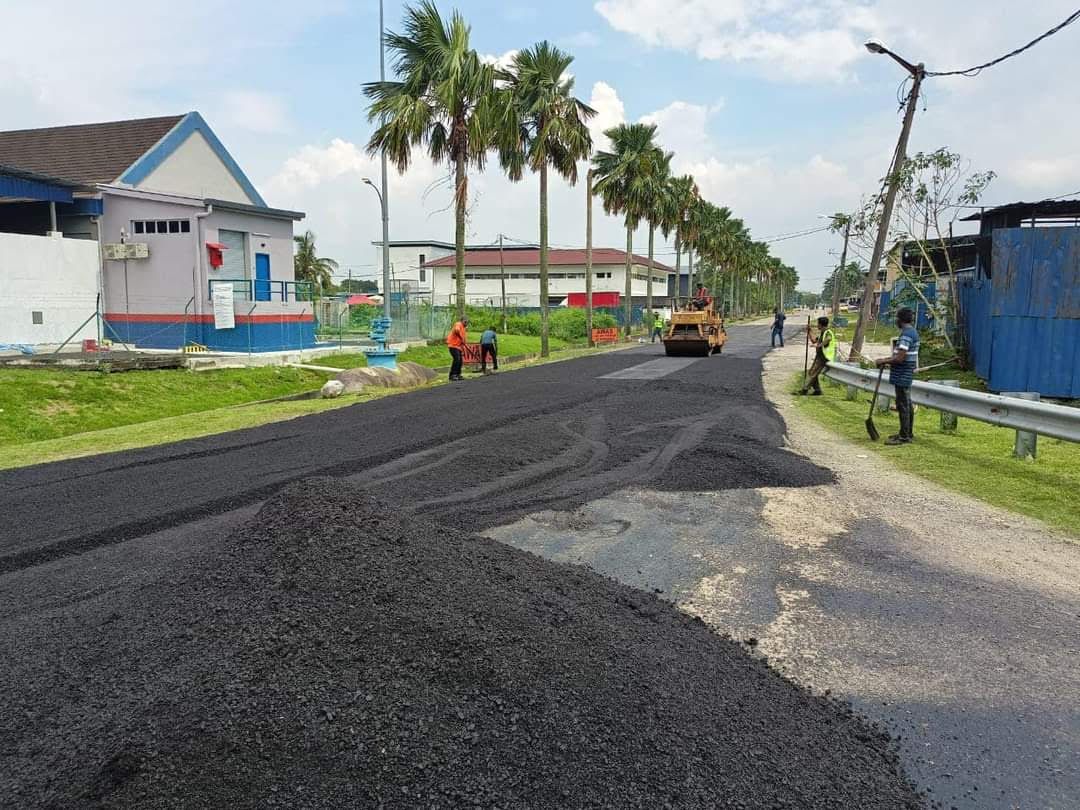 ஷா ஆலம், செக்சன் 25, ஜாலான் ஜித்துவில் பழுதடைந்த சாலை சீரமைக்கப்ப்பட்டது