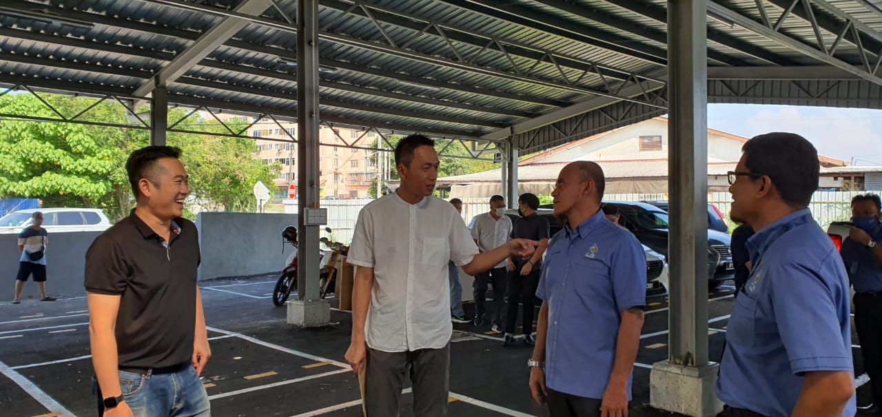 沙登临时巴刹豪雨时如瀑布  梳邦市厅抢修确保如期开业