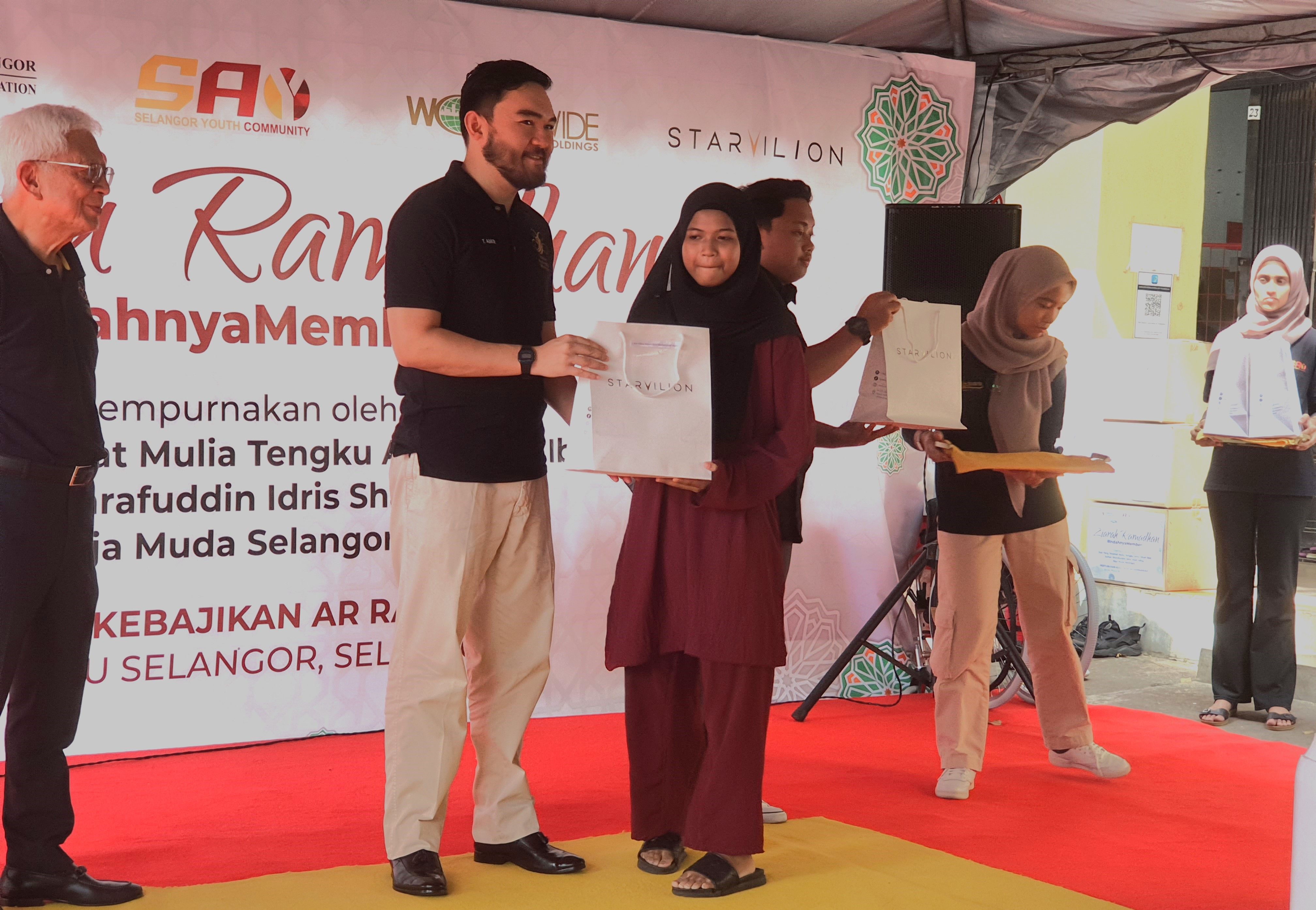 Raja Muda sampaikan RM3,500 bantu rumah kebajikan Ar Rahmaniah, baju raya kepada 40 penghuni