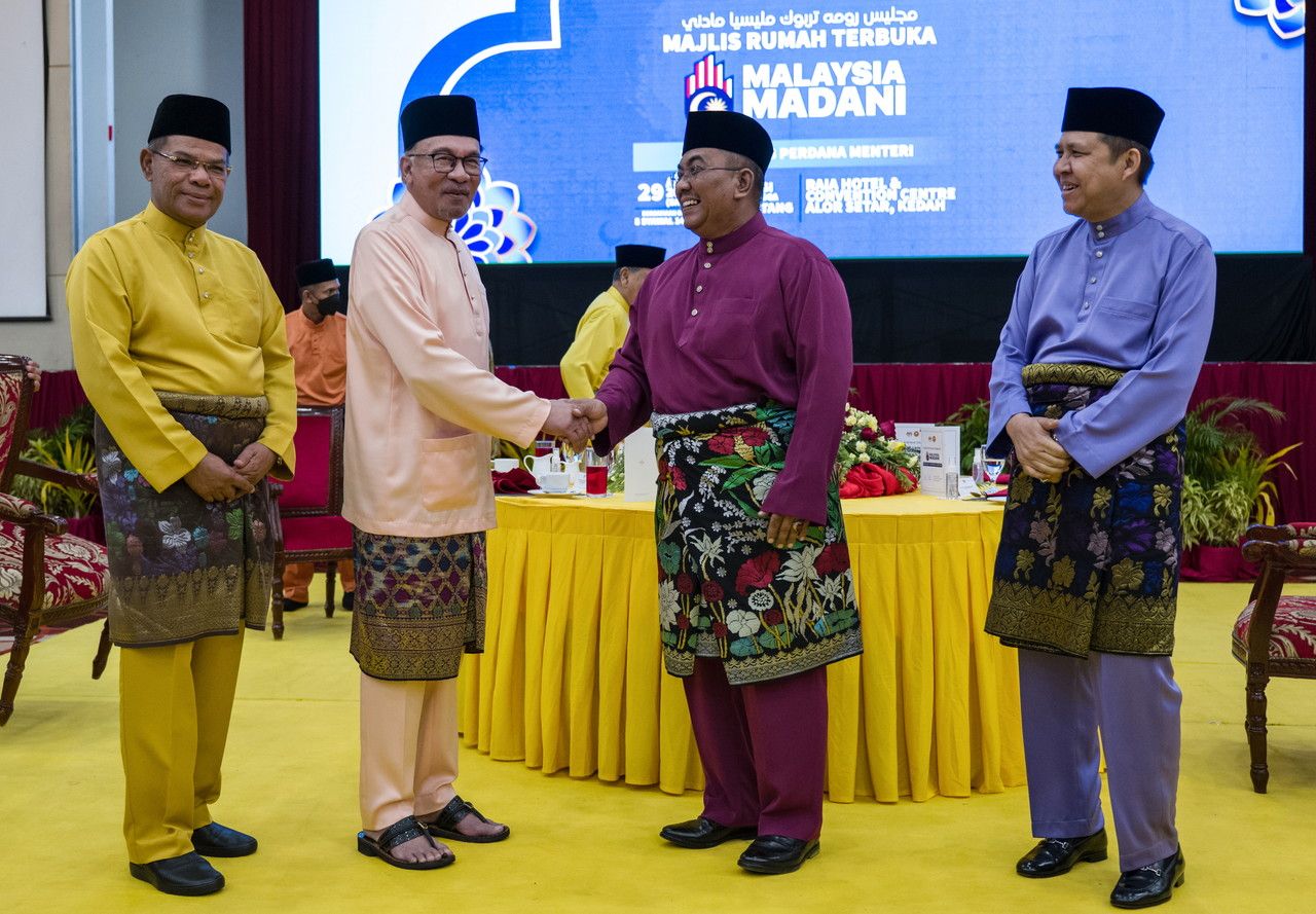 安华：捍卫全民命运 政府矢终结国内赤贫