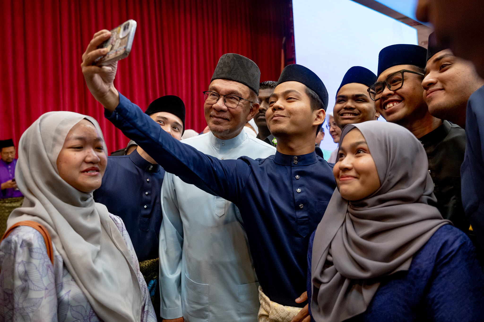 IDE Survey: Nearly three-fourths of voters in Selangor have positive perception of PM Anwar