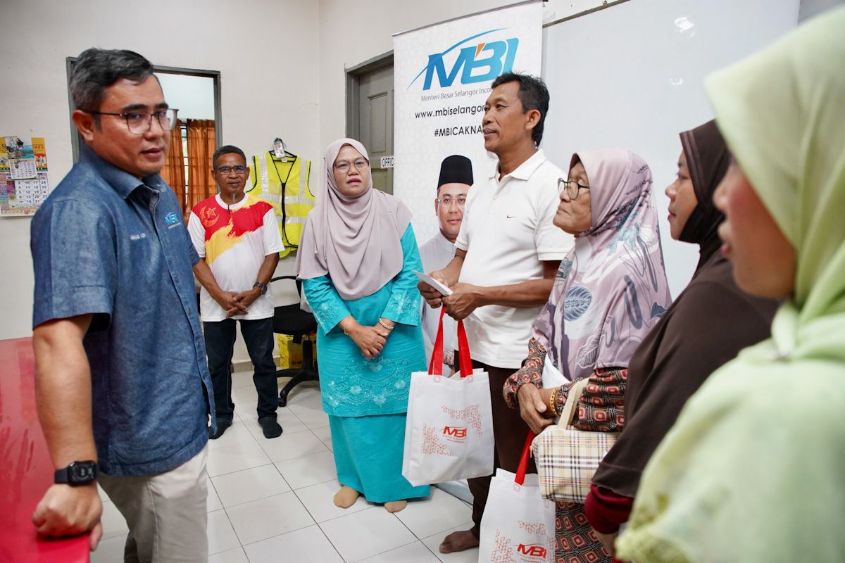 Syawal empat keluarga terlibat kebakaran di Kuala Selangor kembali bersinar