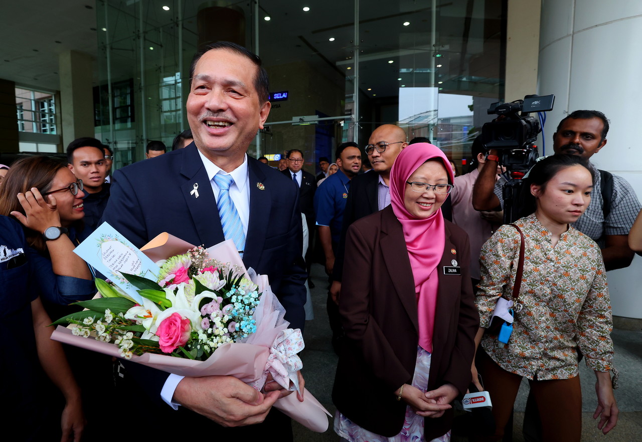 Health Minister, MOH express gratitude to Dr Noor Hisham