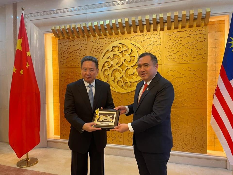 陆兆福拜访中国交通部长 吁深化合作推动交通永续