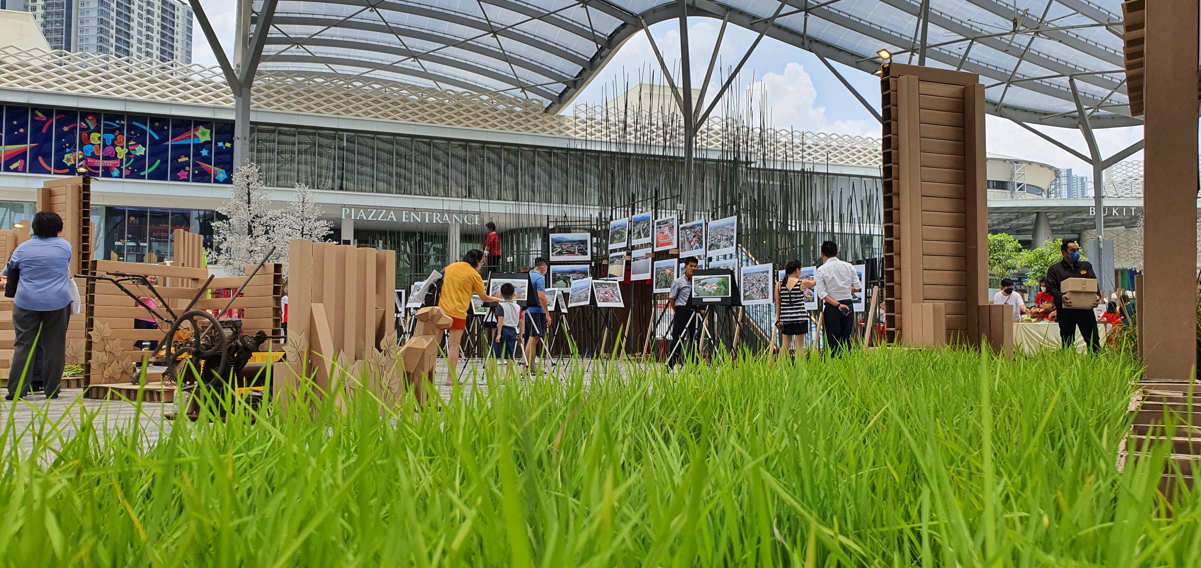 黄思汉冀雪州新村成为 村民的骄傲和全国模范