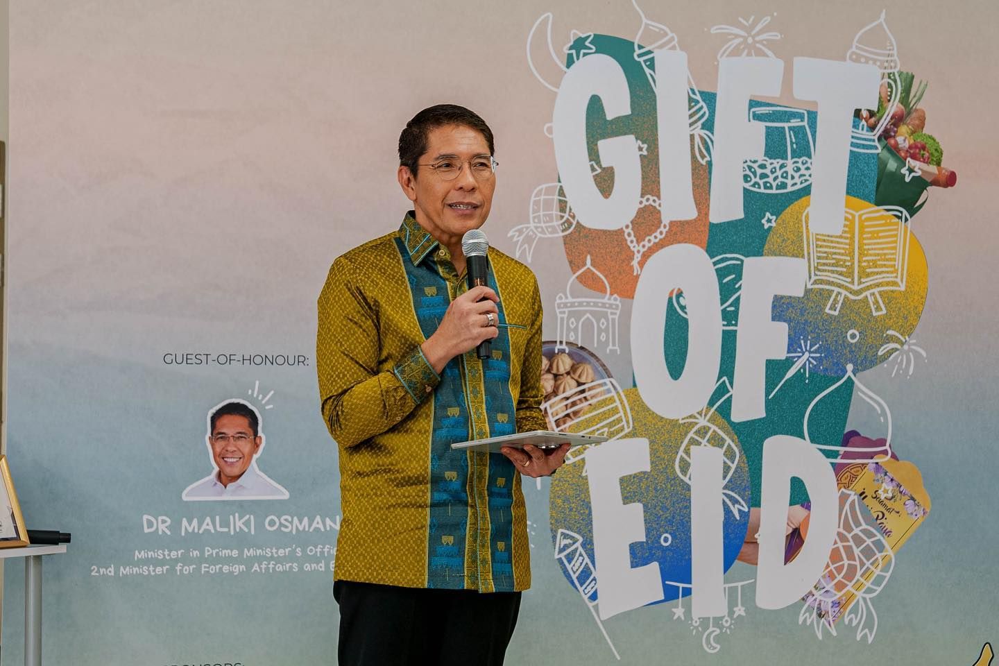 狮城部长孟理齐赴丹登工作访问