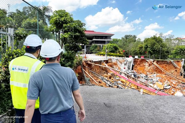 雪水供管理公司关闭隆反贪污学院水供 方便有关当局调查