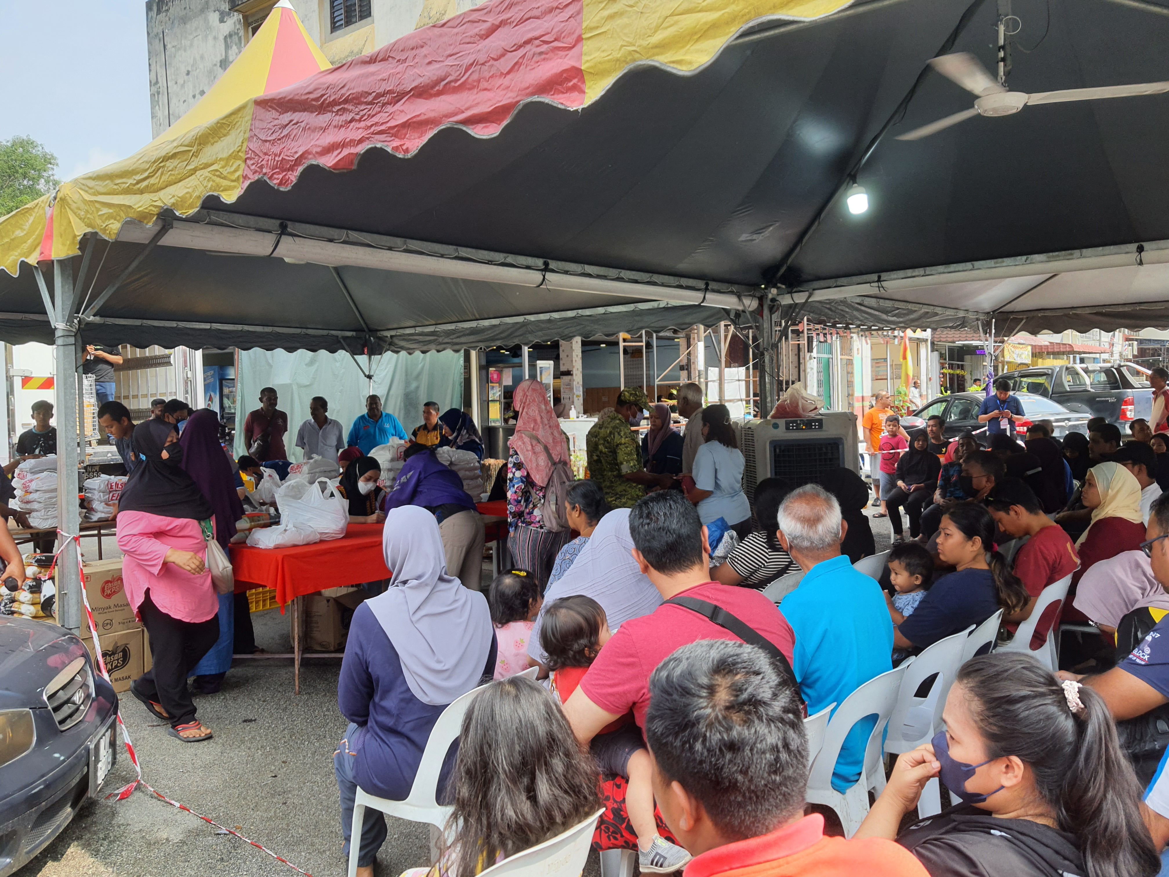 Jualan murah DUN Sungai Tua laris, 300 pek daging terjual tidak sampai sejam