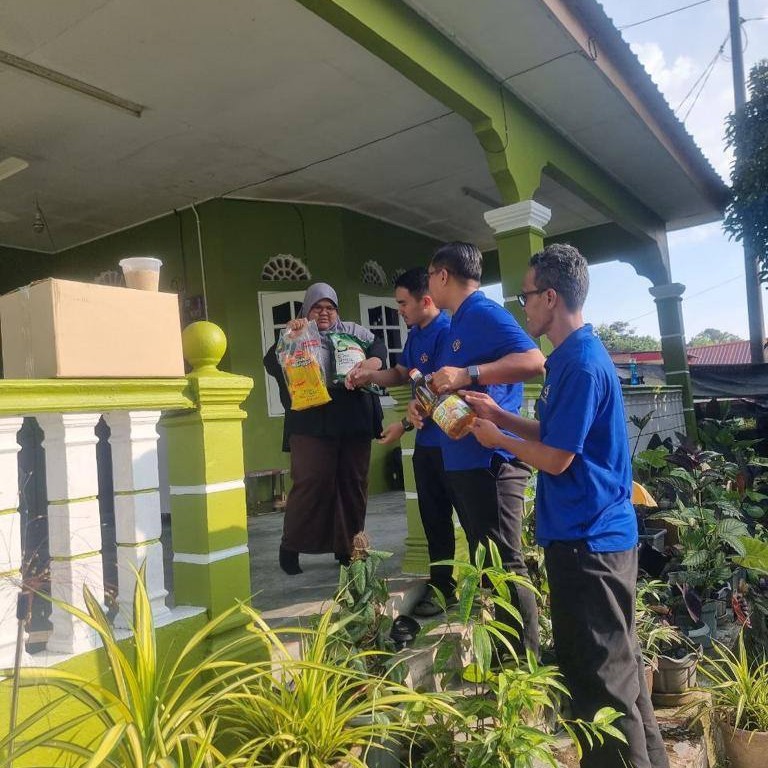 LZS edar 200 bubur lambuk, santuni lima asnaf di Felda Sungai Tengi