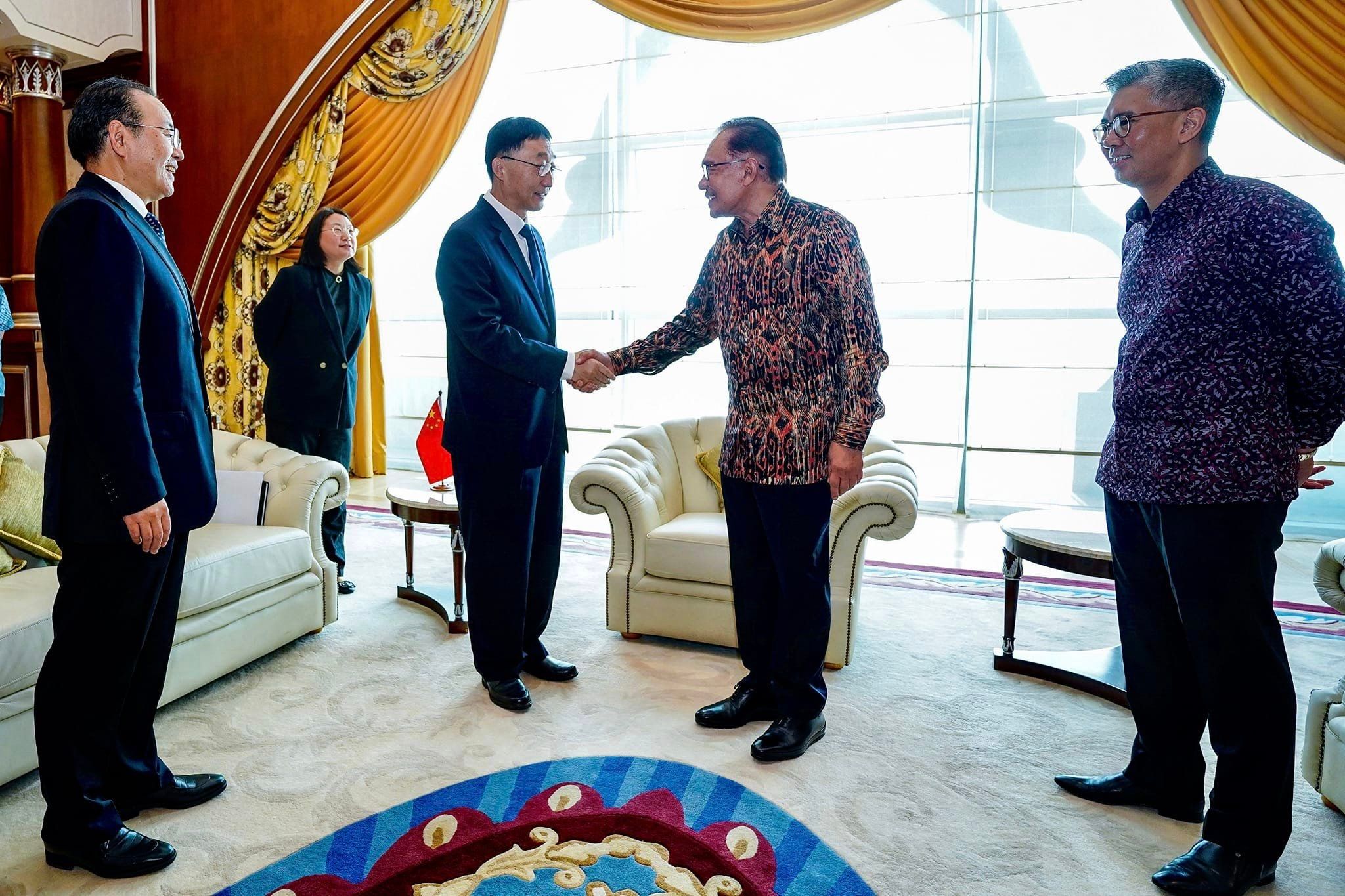 Anwar receives courtesy call from China's Guangxi committee secretary