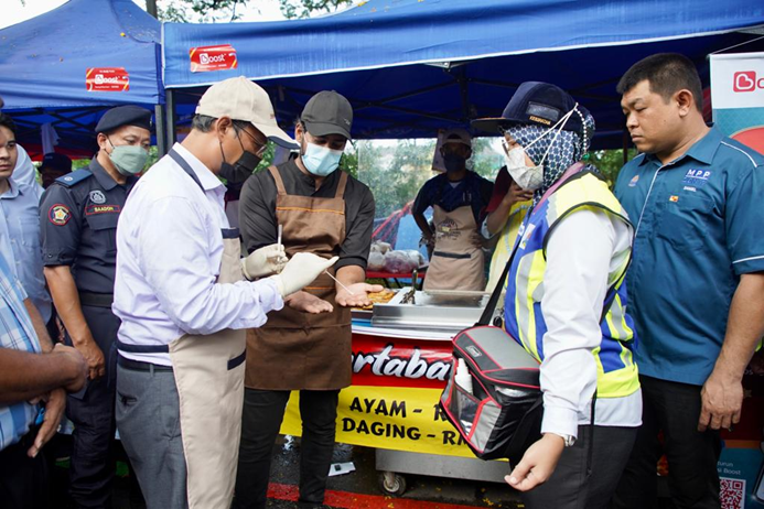 MBPJ keluar 71 kompaun kepada peniaga langgar peraturan pengendalian makanan