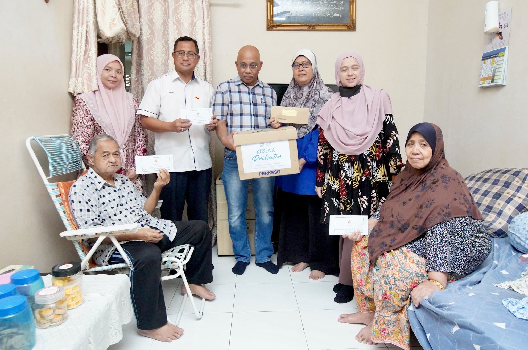 Pejabat Kerajaan Negeri santuni keluarga kakitangan meninggal dunia, hulur sumbangan tunai