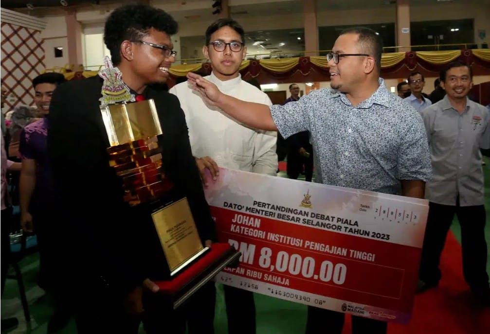 400万大学初期援助金  大臣：雪州4000大专生受惠