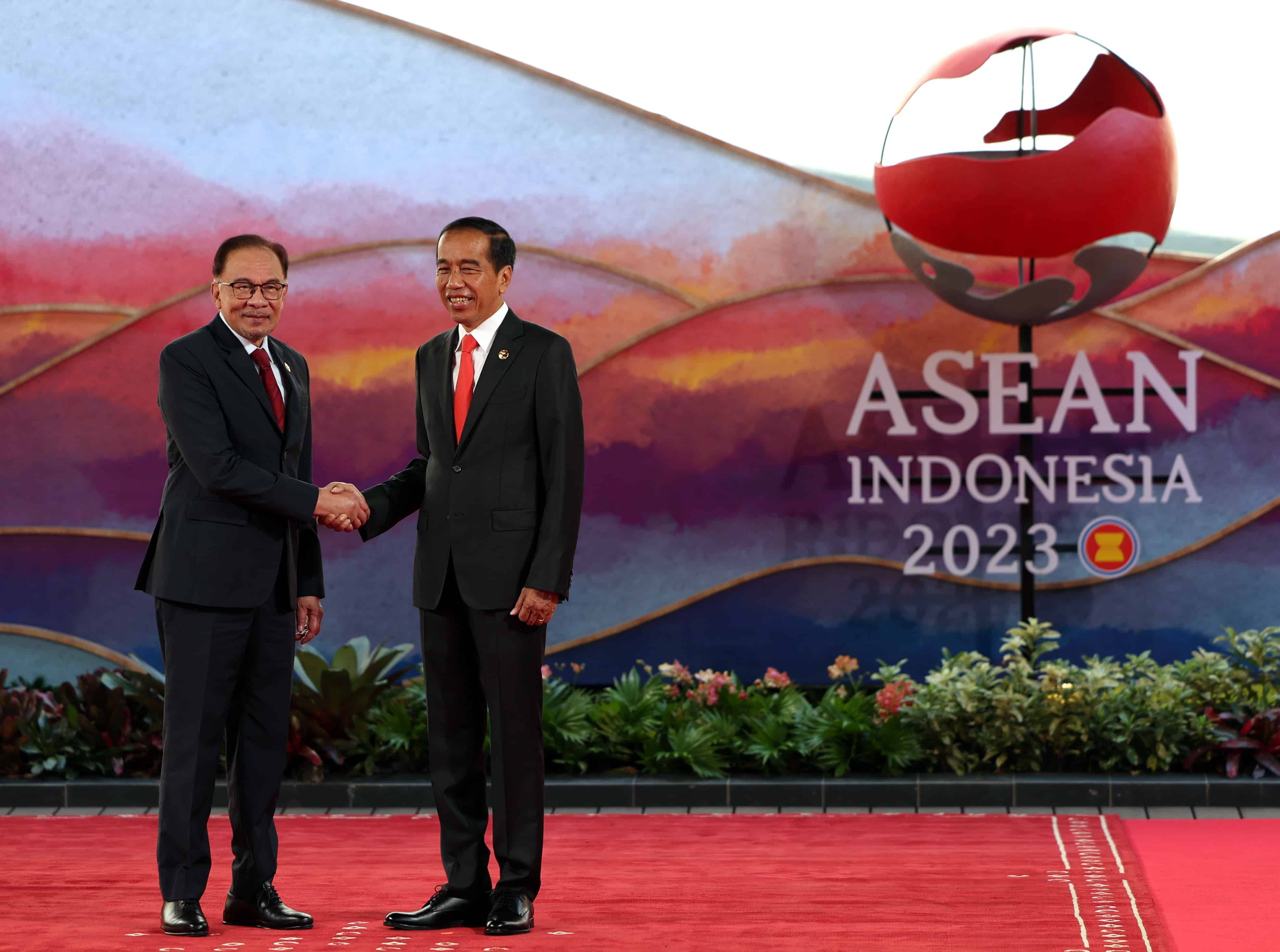 PM hadir pembukaan, sesi pleno Sidang Kemuncak ASEAN ke-42
