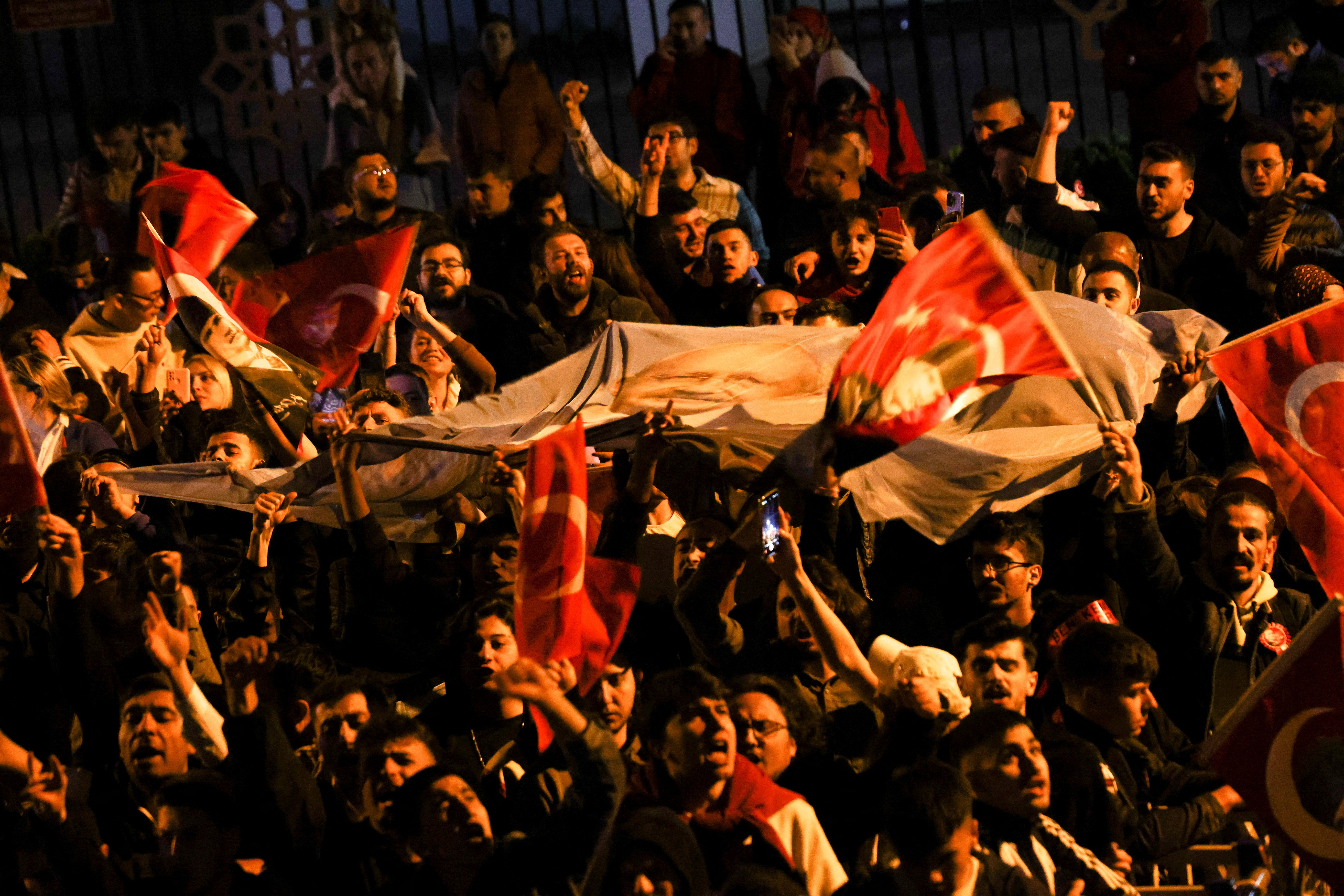 Turkish expats start casting votes for presidential runoff