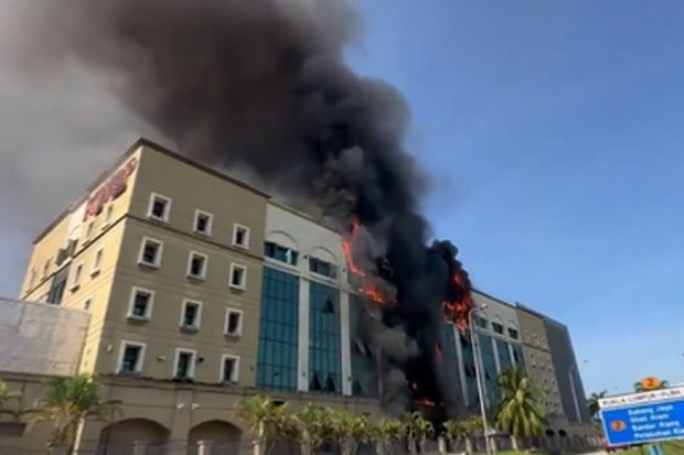 Old EPF office in PJ catches fire again