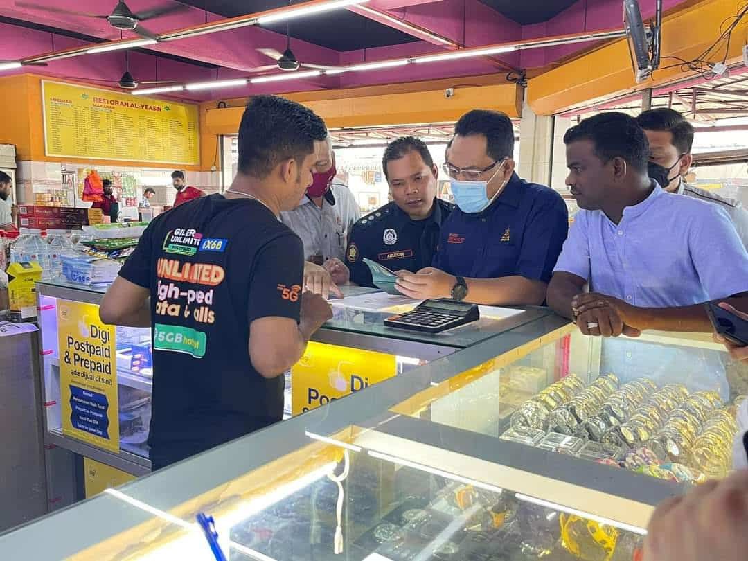 அந்நிய வியாபாரிகளின் ஆதிக்கம்- ஸ்ரீ மூடா பிளாசாவில் ஷா ஆலம் டத்தோ பண்டார் அதிரடிச் சோதனை