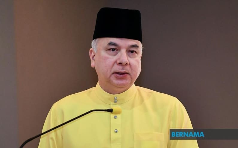 Sultan Nazrin dukacita pemergian Pak Lah, bendera Perak dikibar separuh tiang