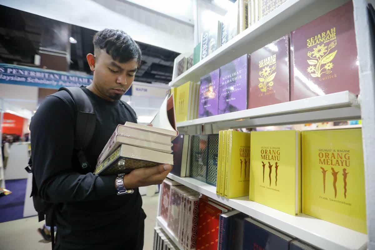 Buku riwayat hidup al-Ghazali, kisah zaman Jepun dapat sambutan hangat di PBAKL
