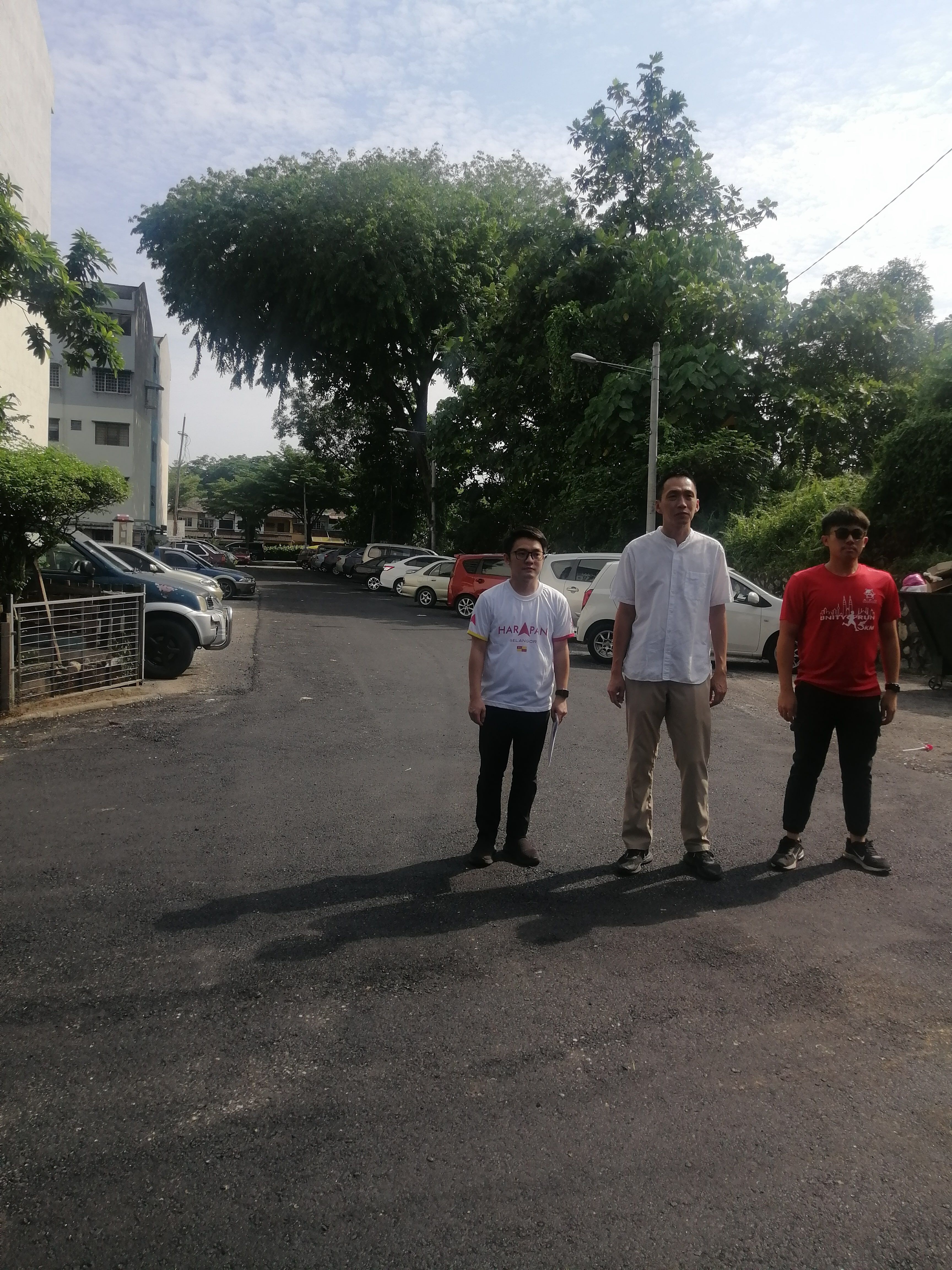 顺达山庄廉价组屋获5万关爱拨款 重铺破烂路面