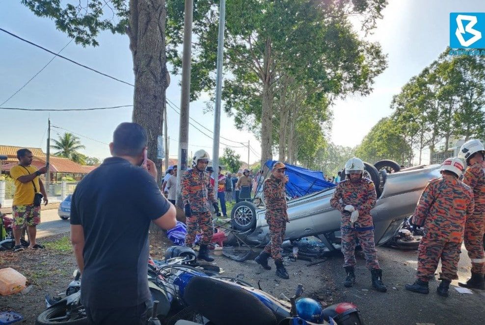 轿车失控撞路边摊9人受伤   车主没驾照.车辆没路税！