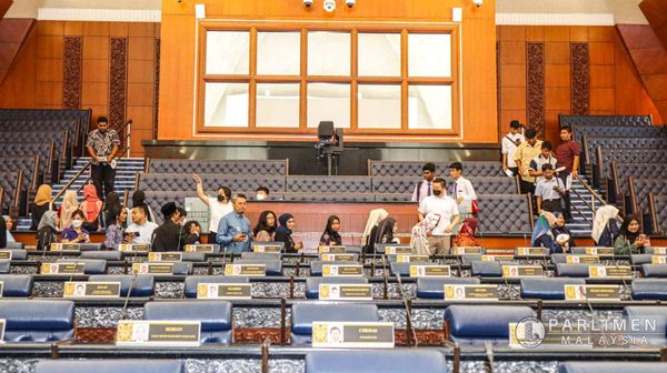 神圣国会殿堂 明继对外开放参观