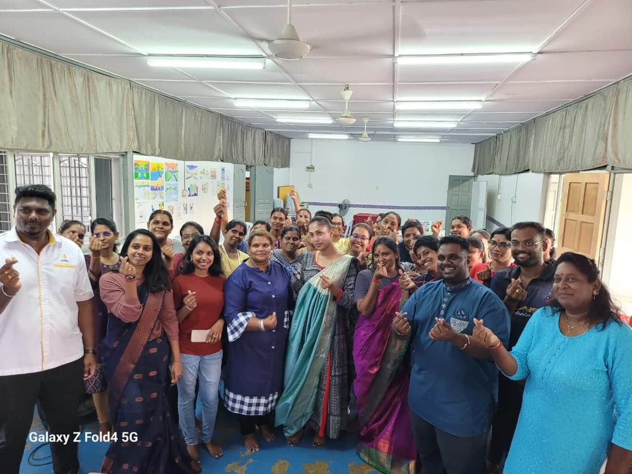 கோலசிலாங்கூர் நகராண்மை கழகம் (zon 8) ஏற்பாட்டில் சேலைக் கட்டும் பயிற்சி