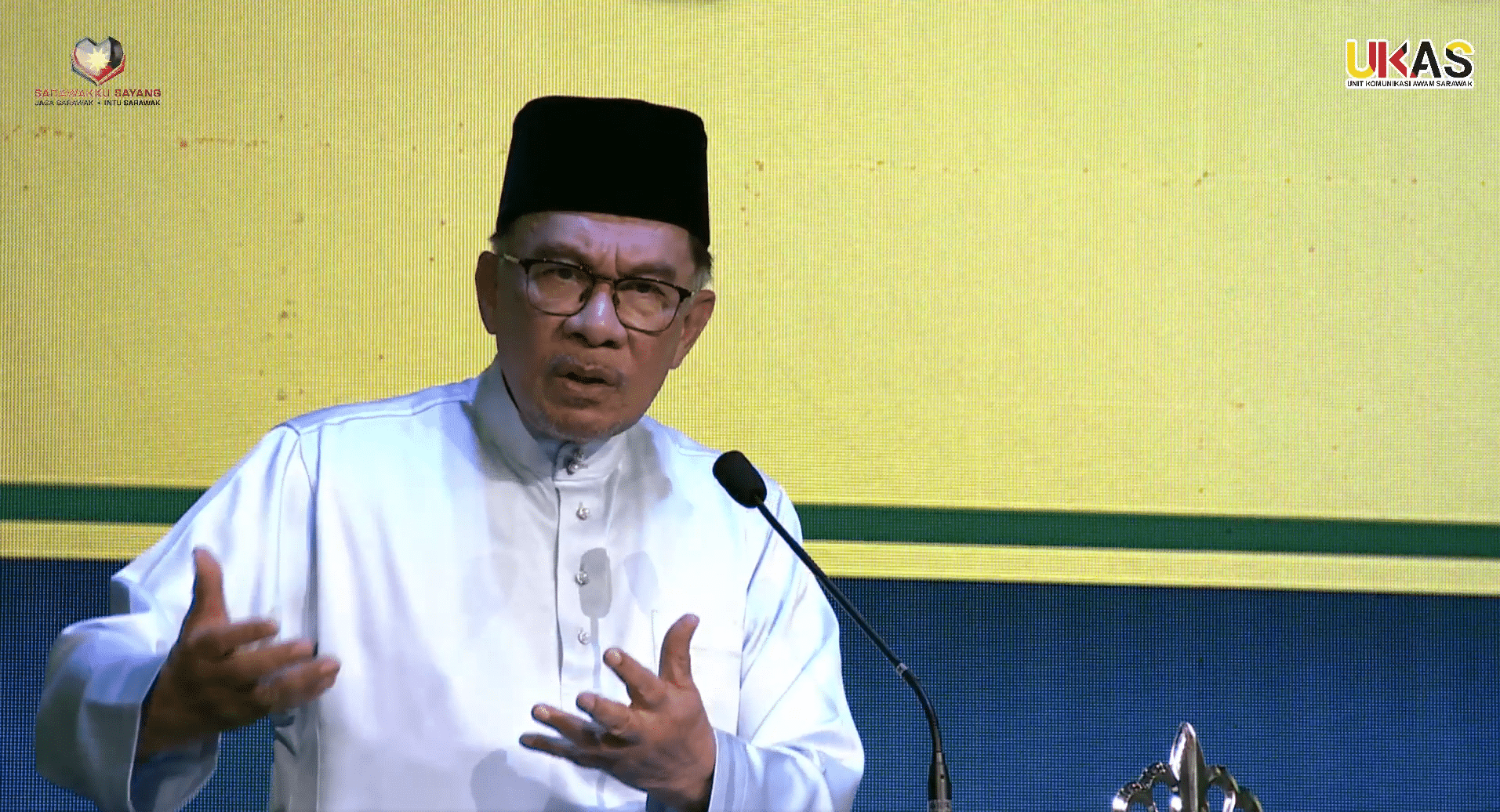 Anwar unhappy with slow progress of small projects
