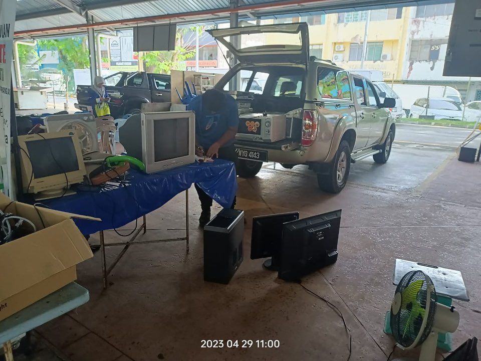 安邦市会收集167公斤电子废料