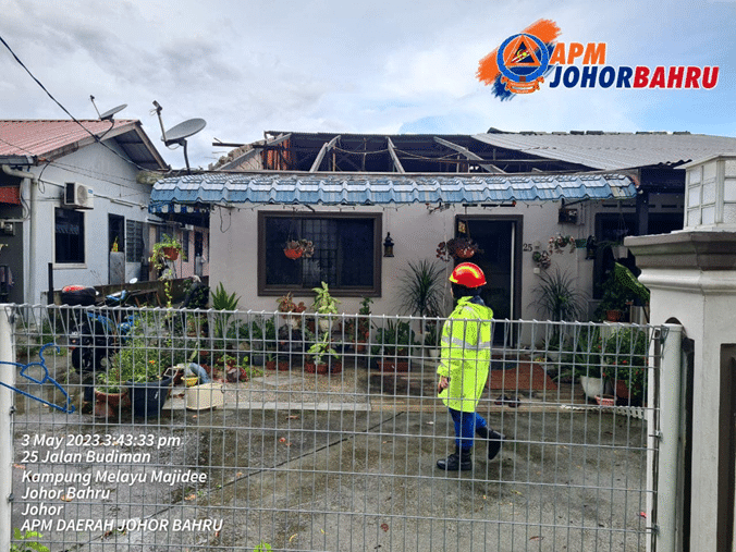 Lebih 50 rumah rosak akibat ribut, tiga kereta dihempap pokok