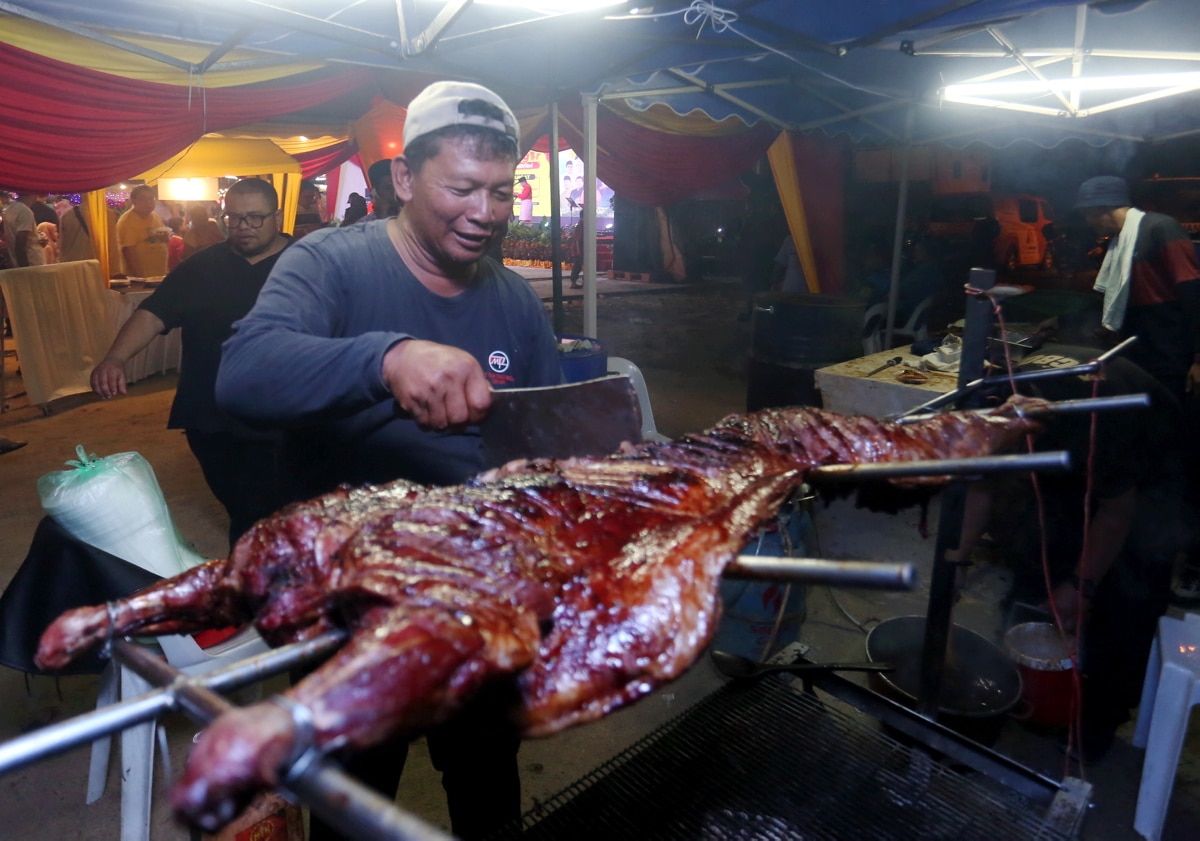 Penduduk teruja nikmati juadah enak, hiasan cantik di rumah terbuka Hulu Langat