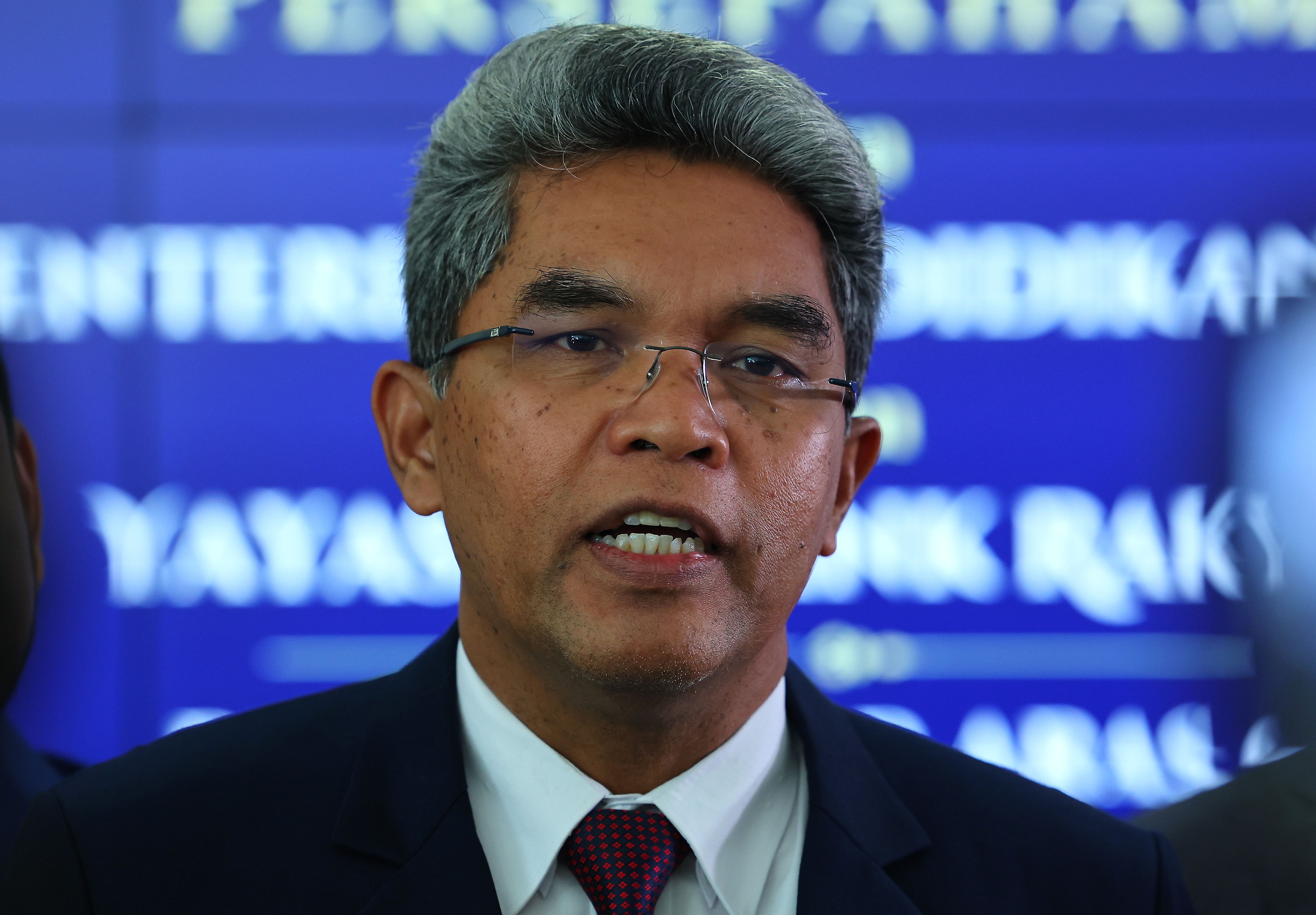 天气炎热须确保学校风扇能操作  促各州县教育局善用拨款