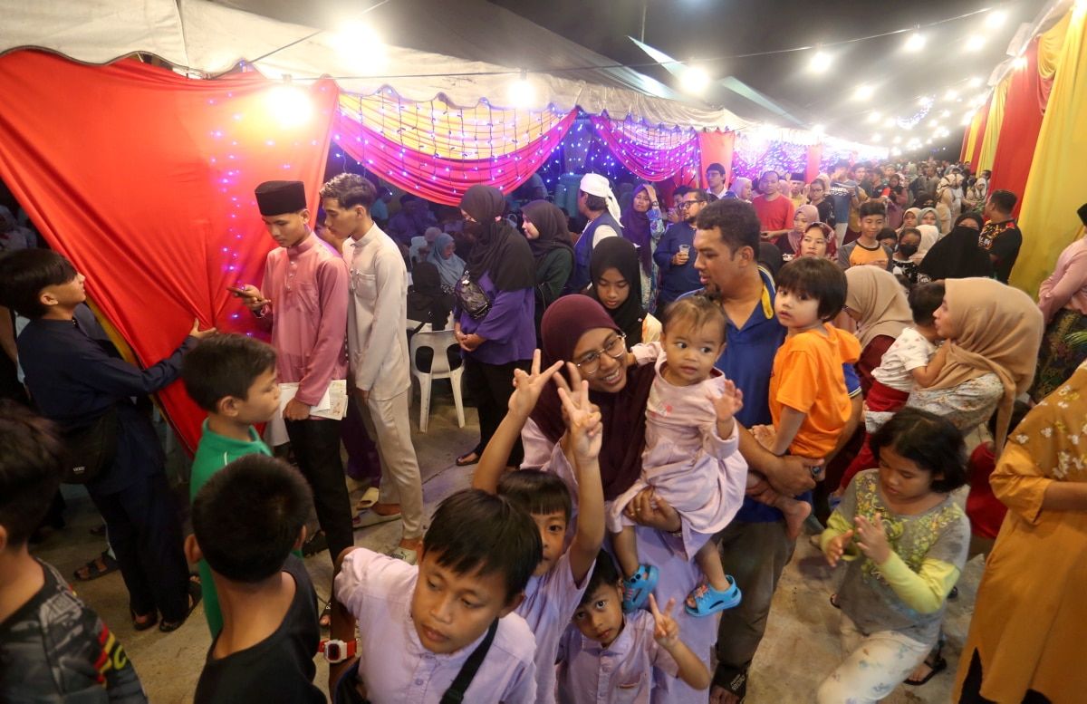 Hulu Langat residents thrilled to enjoy sumptuous repast, beautiful decor at open house