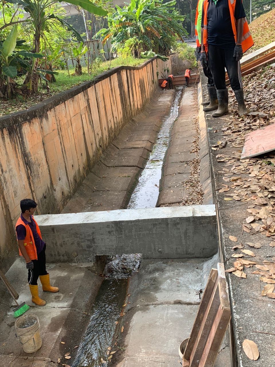 格瓦芝班路大沟建2沟堰  解决当地闪电水灾问题