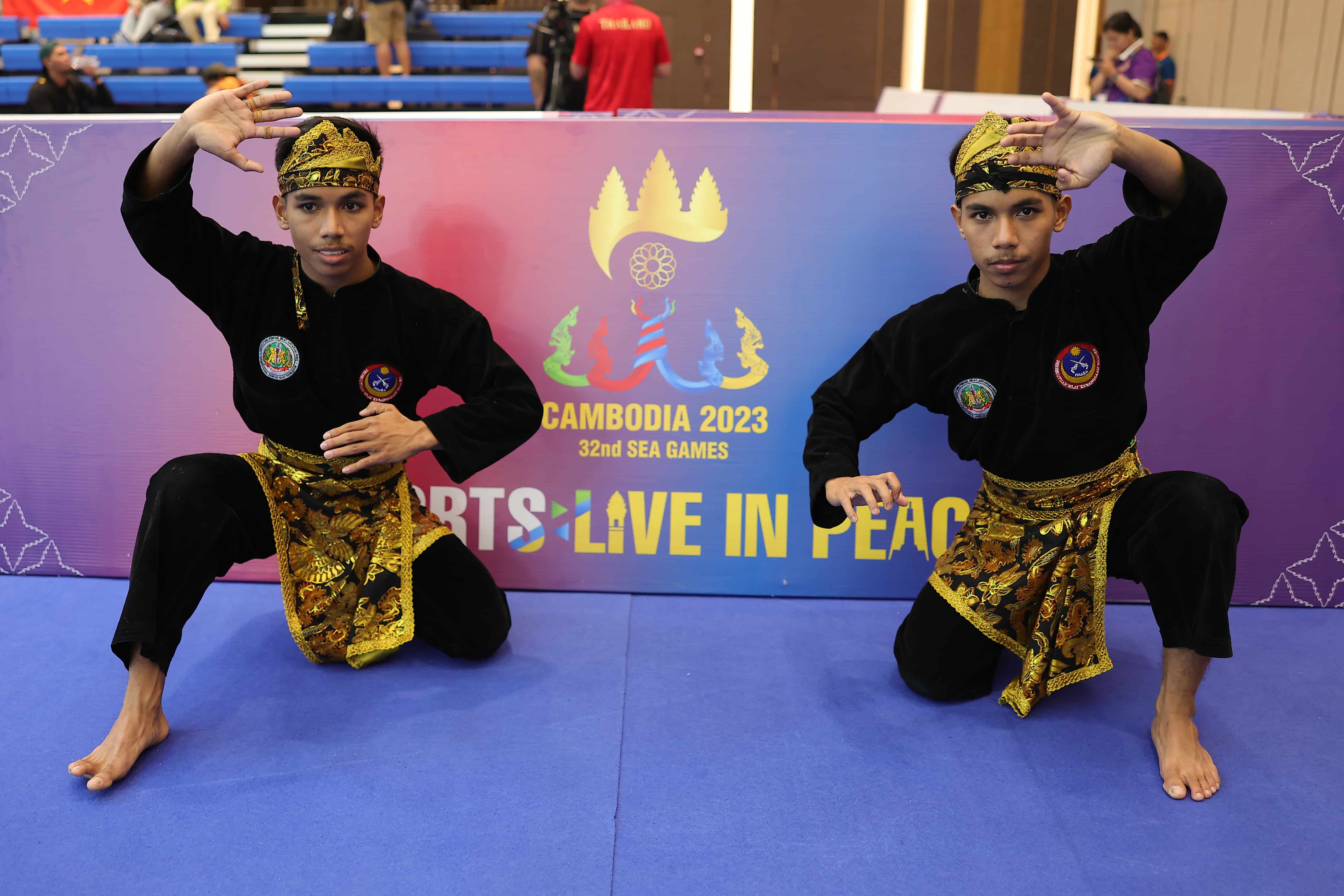 Sukan SEA: Pesilat kembar raih emas dalam penampilan pertama