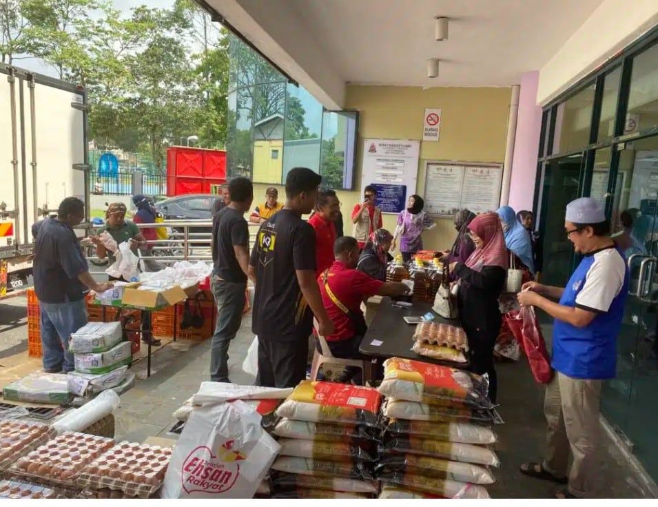 哥打白沙罗人民市集反应热烈  鸡蛋肉鸡不到一小时抢空