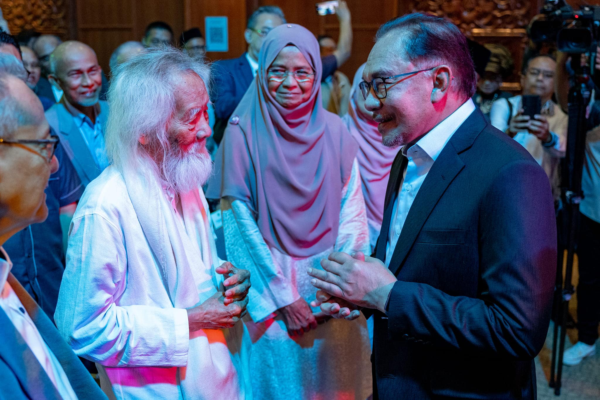 PM: Ilmu bahasa, sastera tidak harus dilupakan