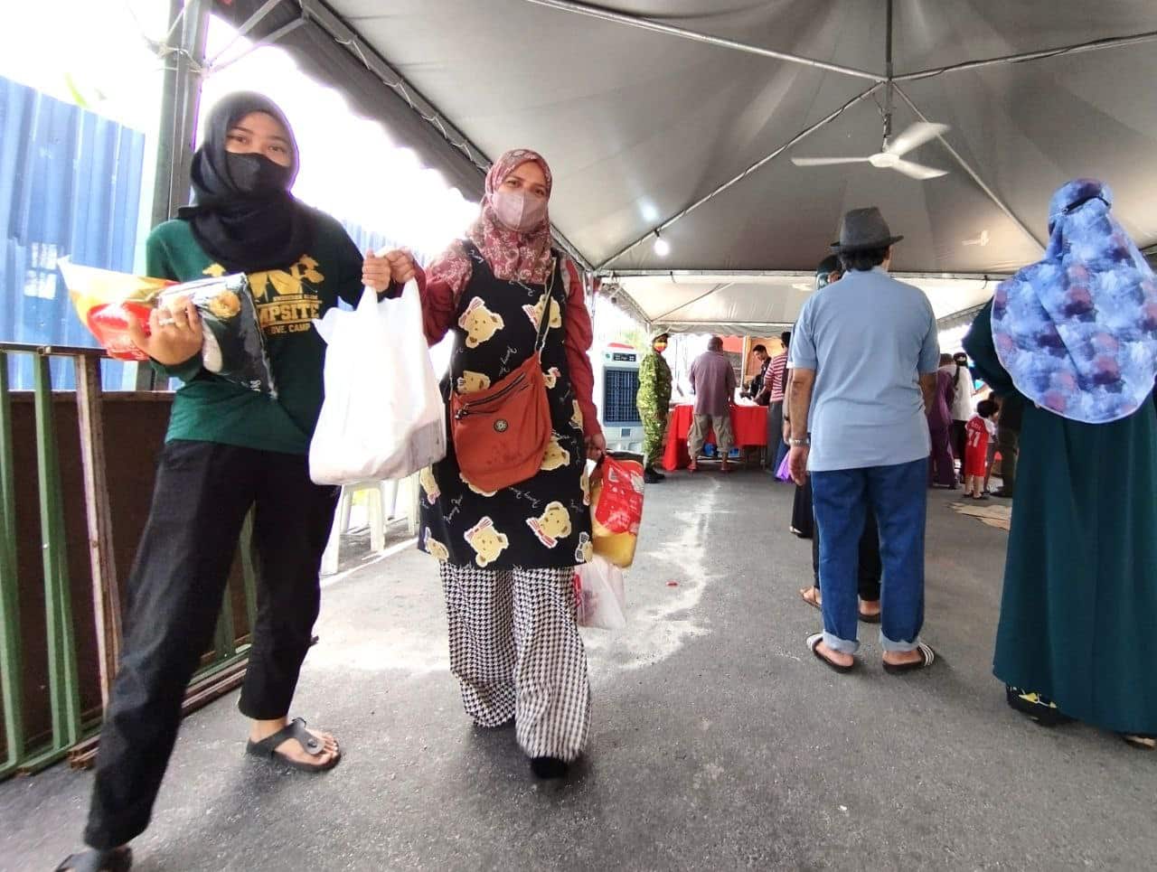 Ibu tunggal harap program jualan murah diteruskan, bantu ringan belanja