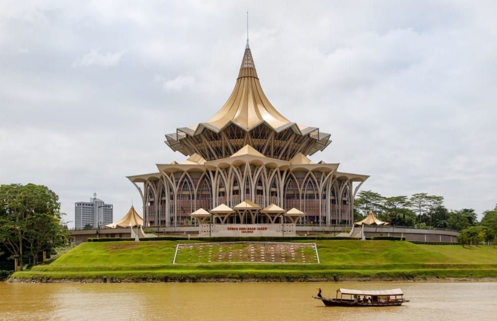 立国来首次与大马半岛协调   沙砂劳工法修正案昨日生效