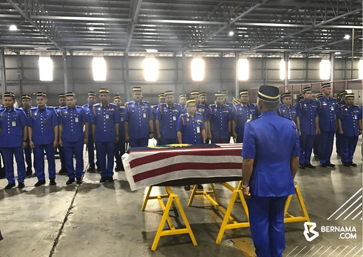 Jenazah pendaki Malaysia tiba di KLIA, dikebumikan di Sabah